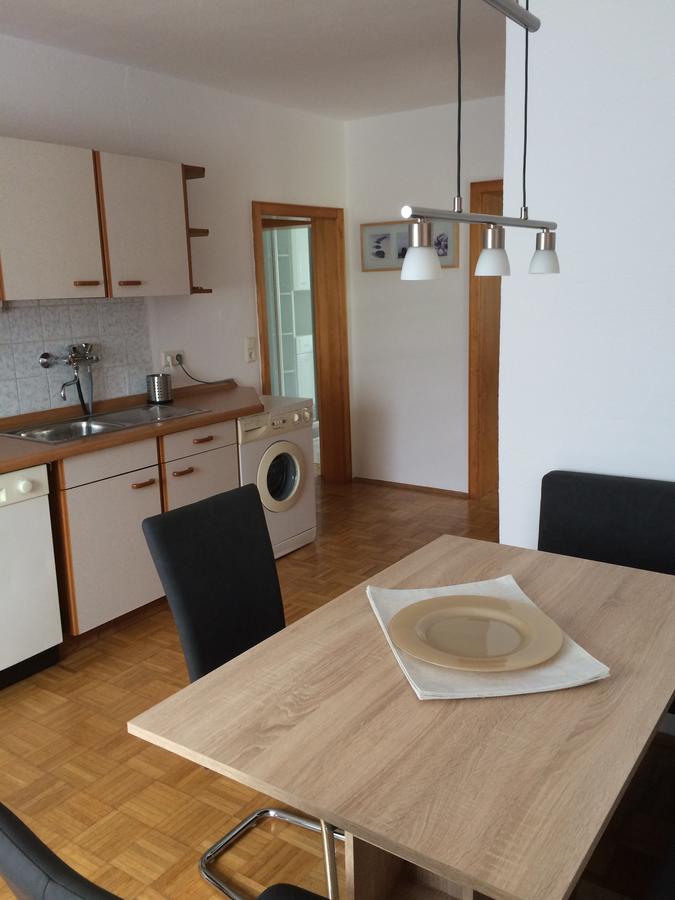 Ferienwohnung Im Gruenen Illschwang Exterior photo