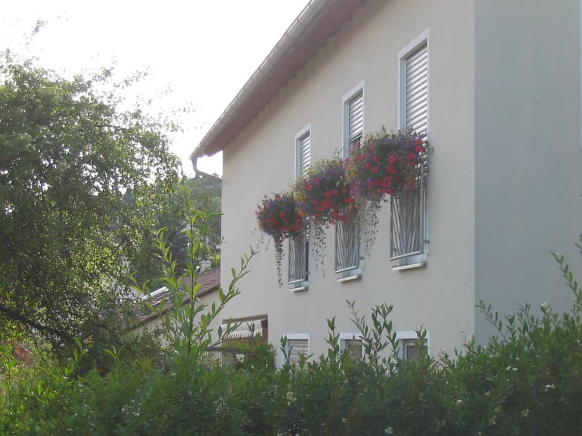 Ferienwohnung Im Gruenen Illschwang Exterior photo
