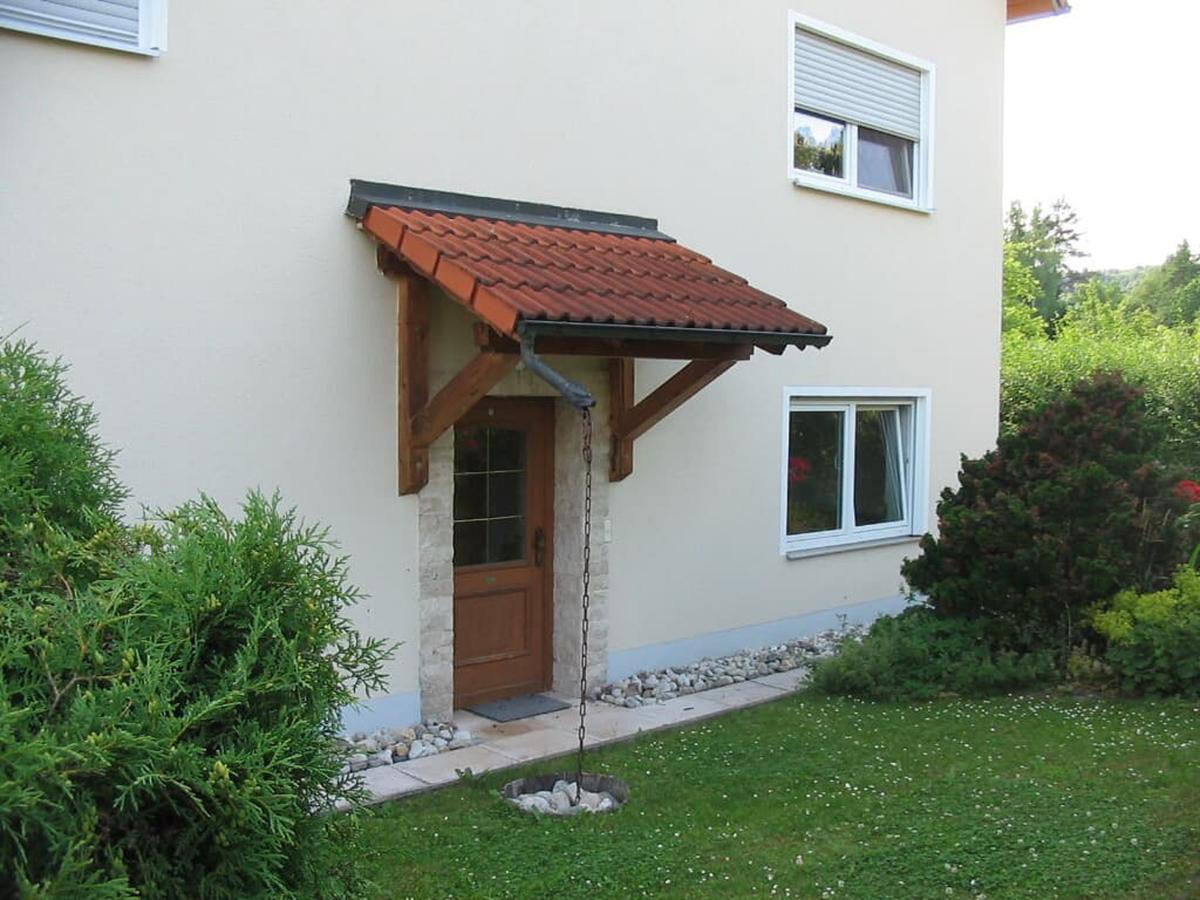 Ferienwohnung Im Gruenen Illschwang Exterior photo