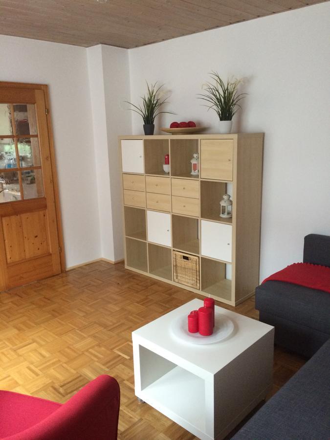 Ferienwohnung Im Gruenen Illschwang Exterior photo